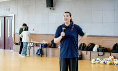 世俱杯注册网站:女排奥运冠军宋妮娜：青少年保持身心健康才能走得更远